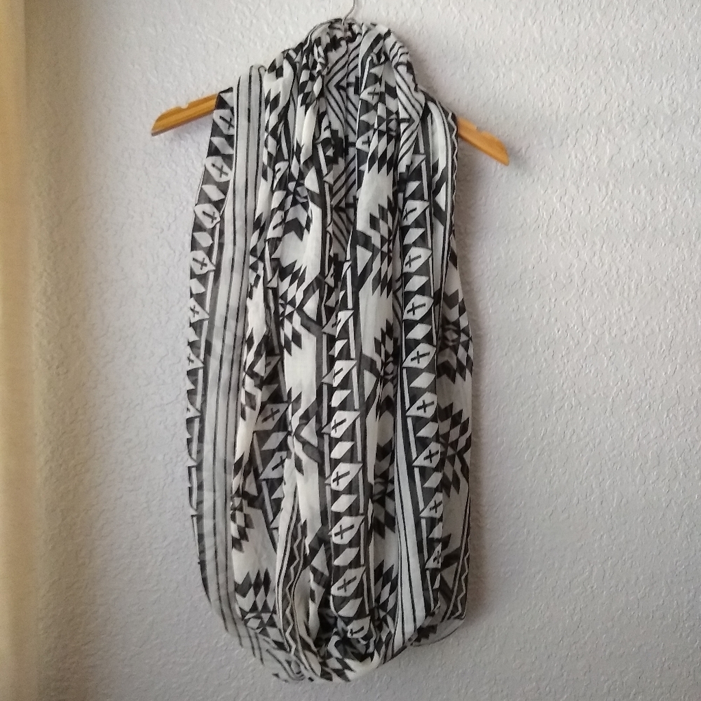Charlotte Russe Infinity Scarf Aztec Geo  Global